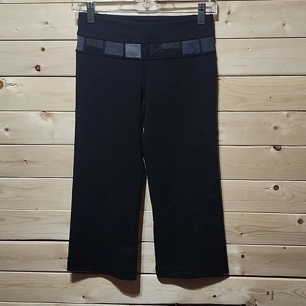 Lululemon Groove Crop Reversible Leggings  size 4